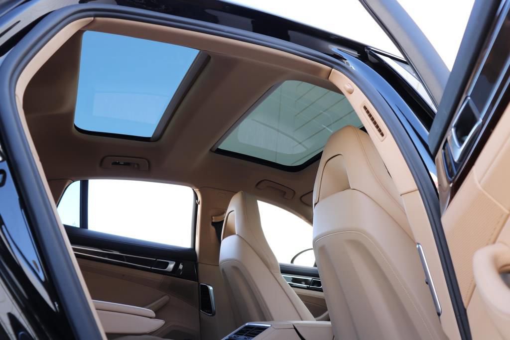 Used 2018 Porsche Panamera 4 image 33