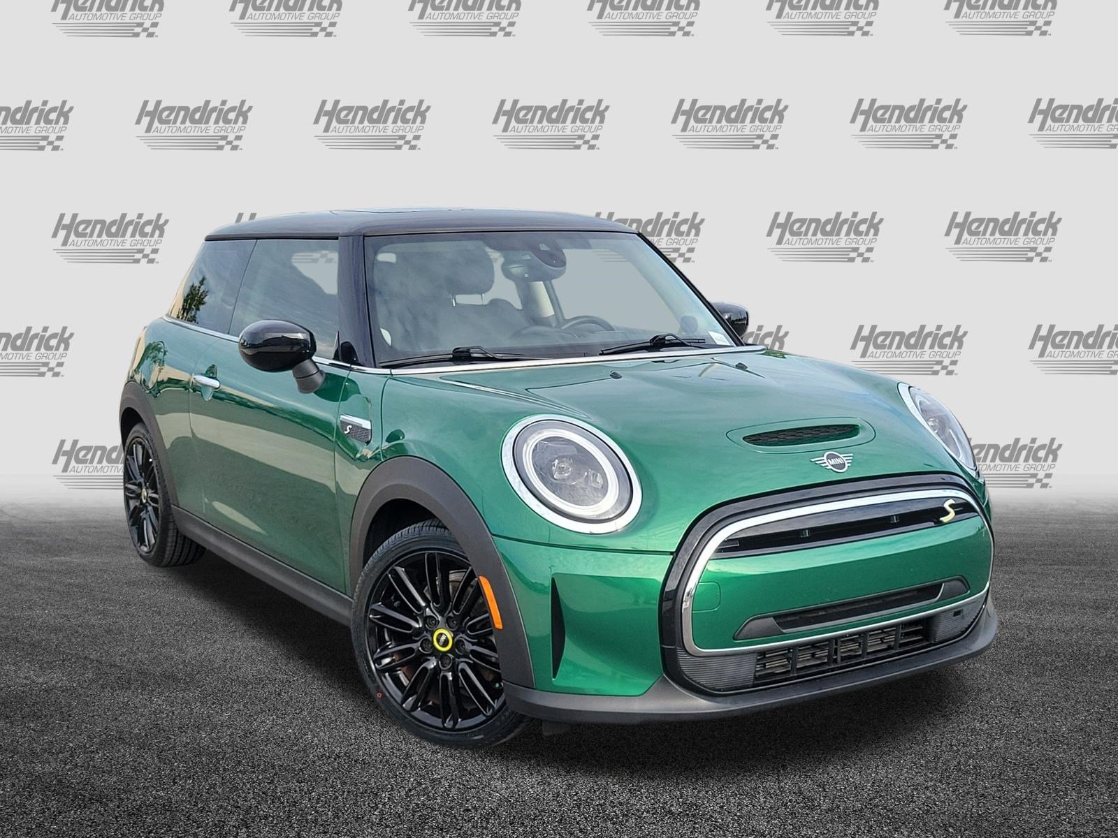 Used 2024 MINI Cooper SE FWD image 2
