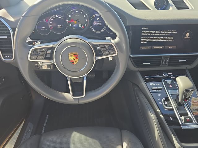 Used 2023 Porsche Cayenne Platinum Edition image 19