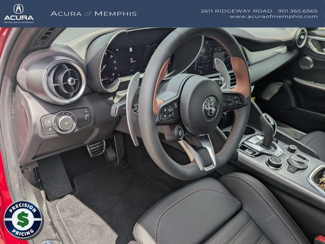 Used 2025 Alfa Romeo Giulia AWD w/ Driving Assist Package image 12