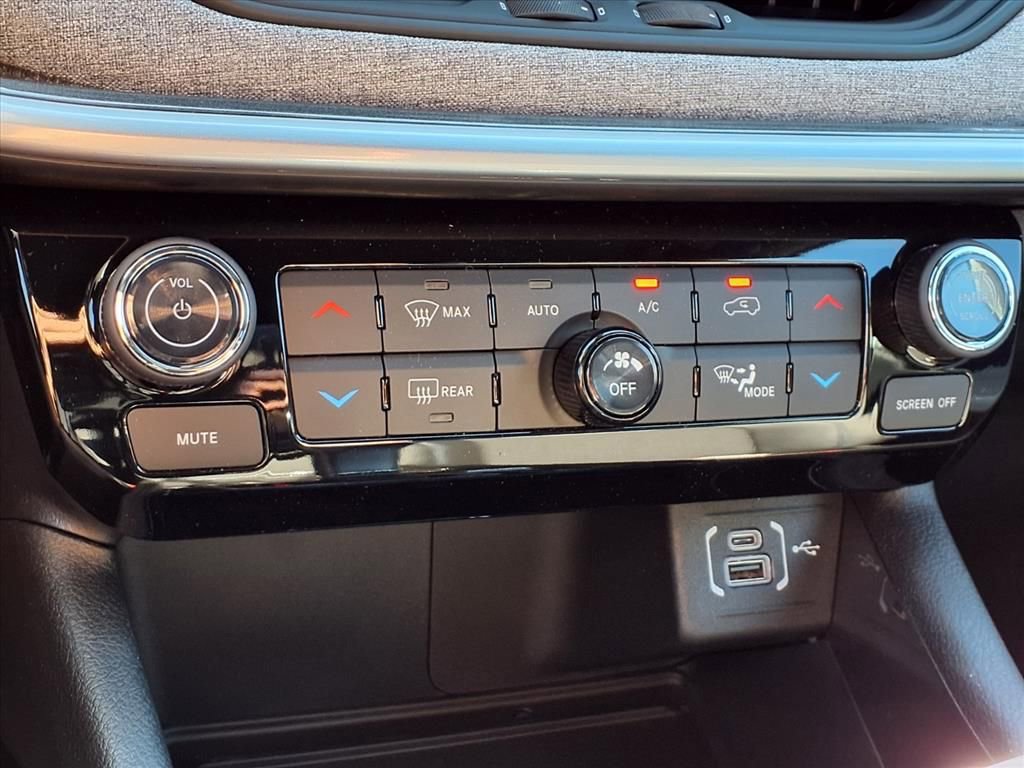 New 2025 Jeep Compass Latitude w/ Convenience Group image 11