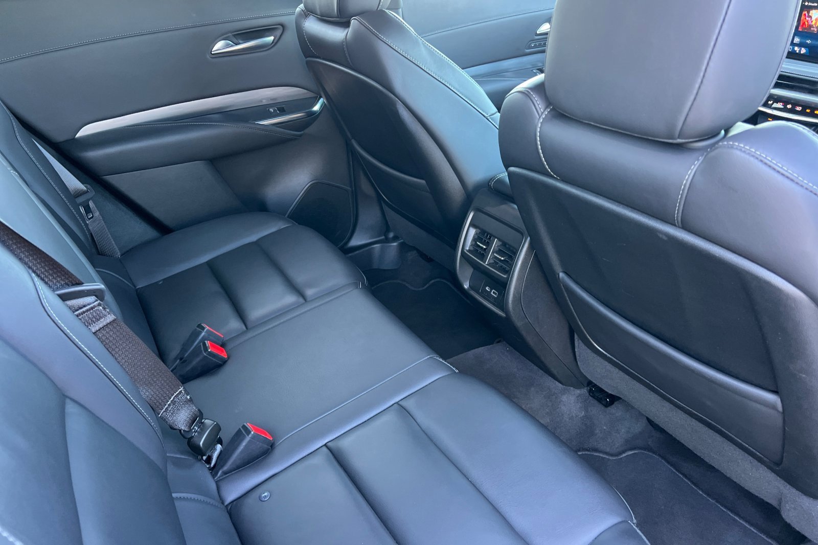 Certified 2024 Cadillac XT4 Premium Luxury image 18