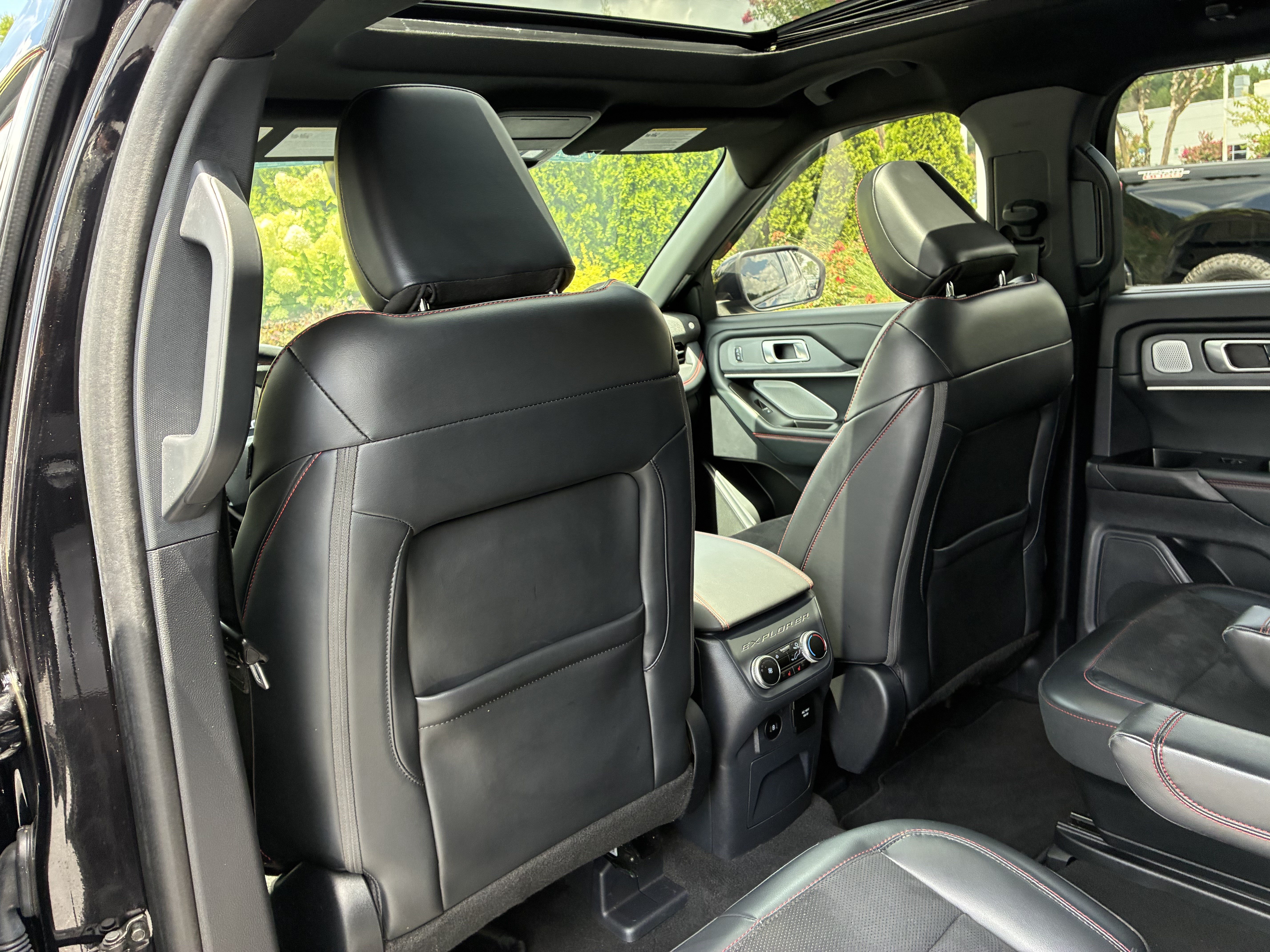Used 2025 Ford Explorer ST AWD/4WD image 14