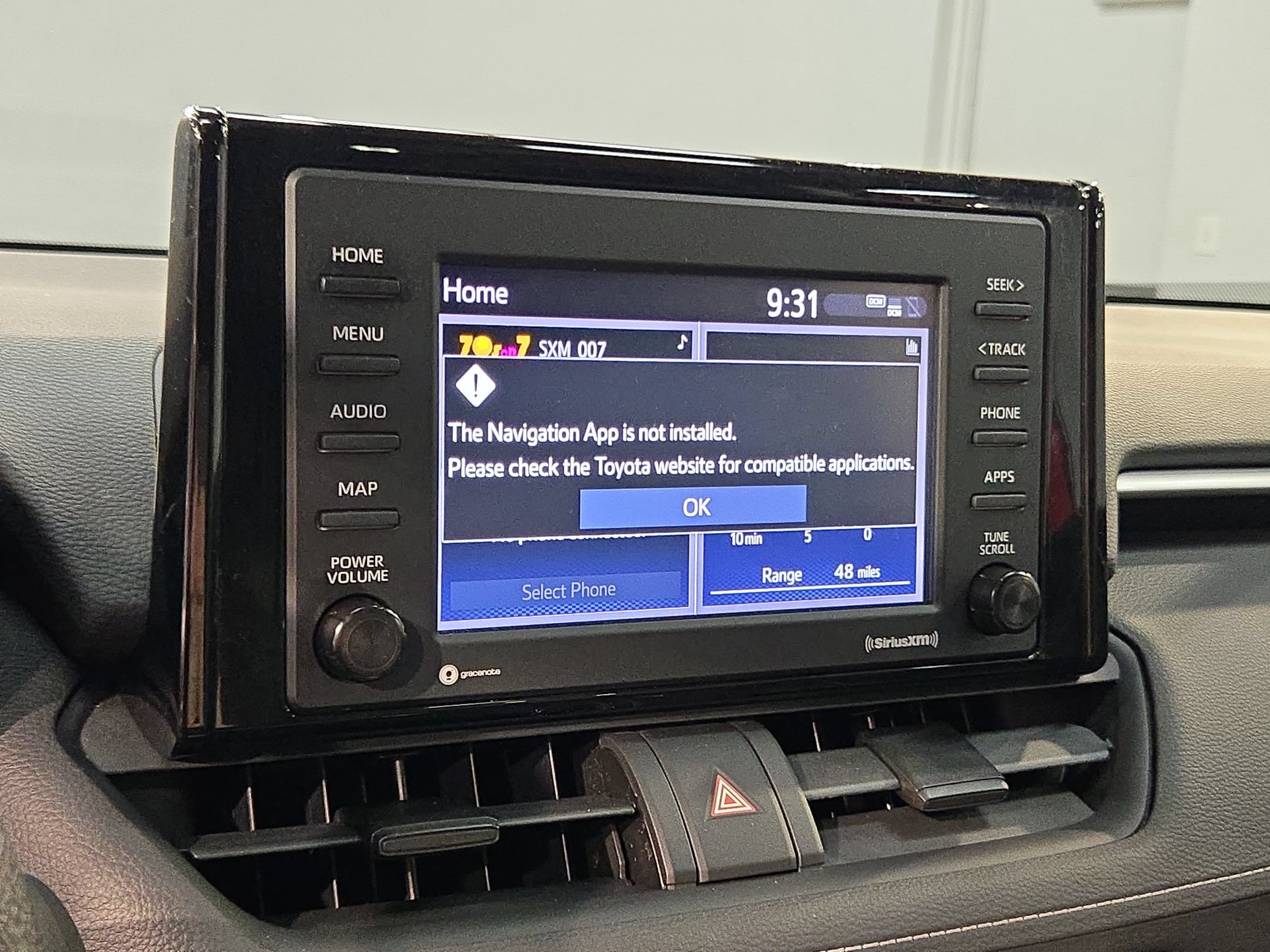 Used 2020 Toyota RAV4 XLE w/ Convenience Package FWD image 31