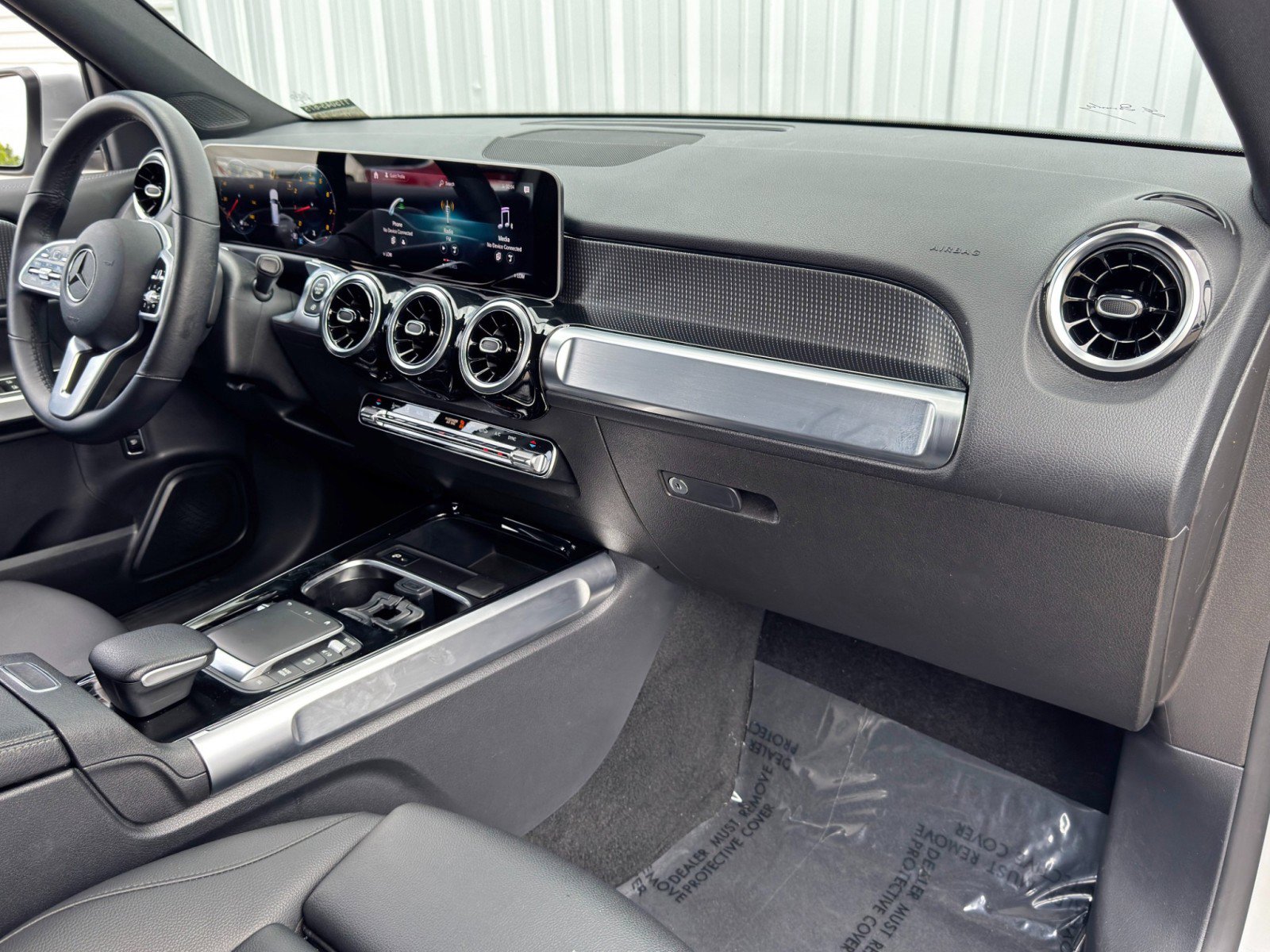 Used 2021 Mercedes-Benz GLB 250 4MATIC w/ Premium Package image 13