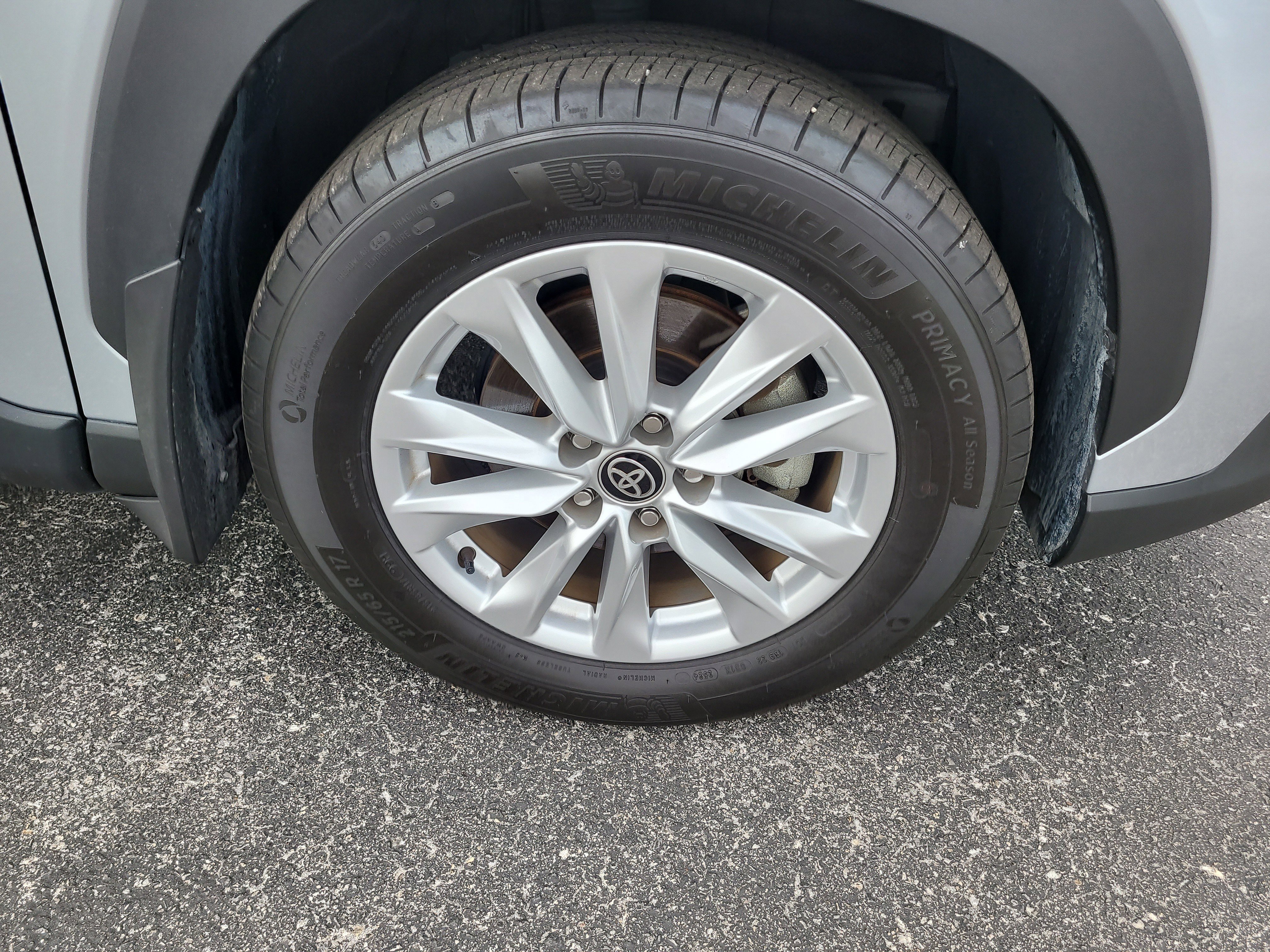 Certified 2024 Toyota Corolla Cross LE image 10