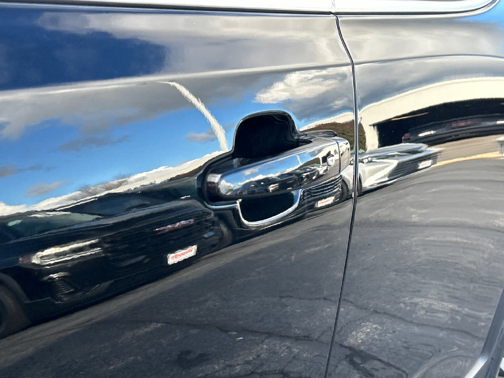 Certified 2023 GMC Acadia SLE FWD image 15