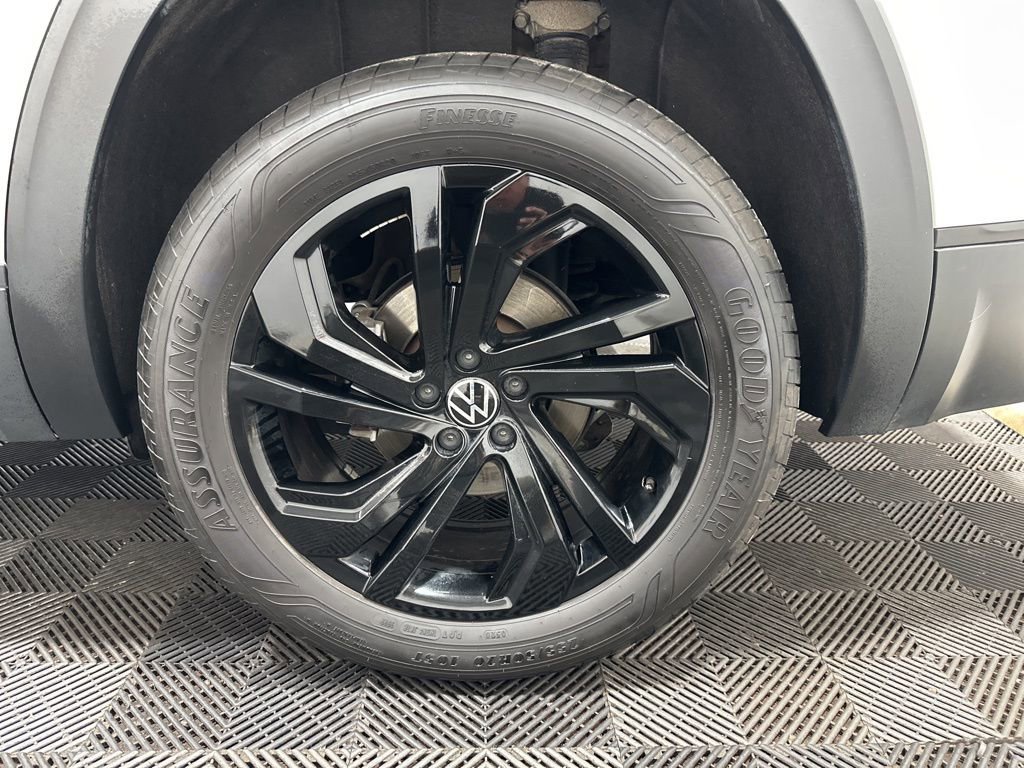 Used 2023 Volkswagen Atlas SE AWD/4WD image 32