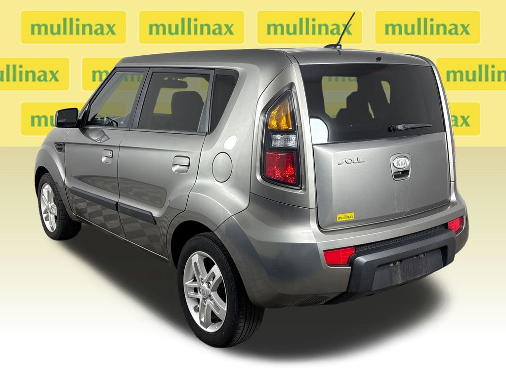Used 2010 Kia Soul + FWD image 11