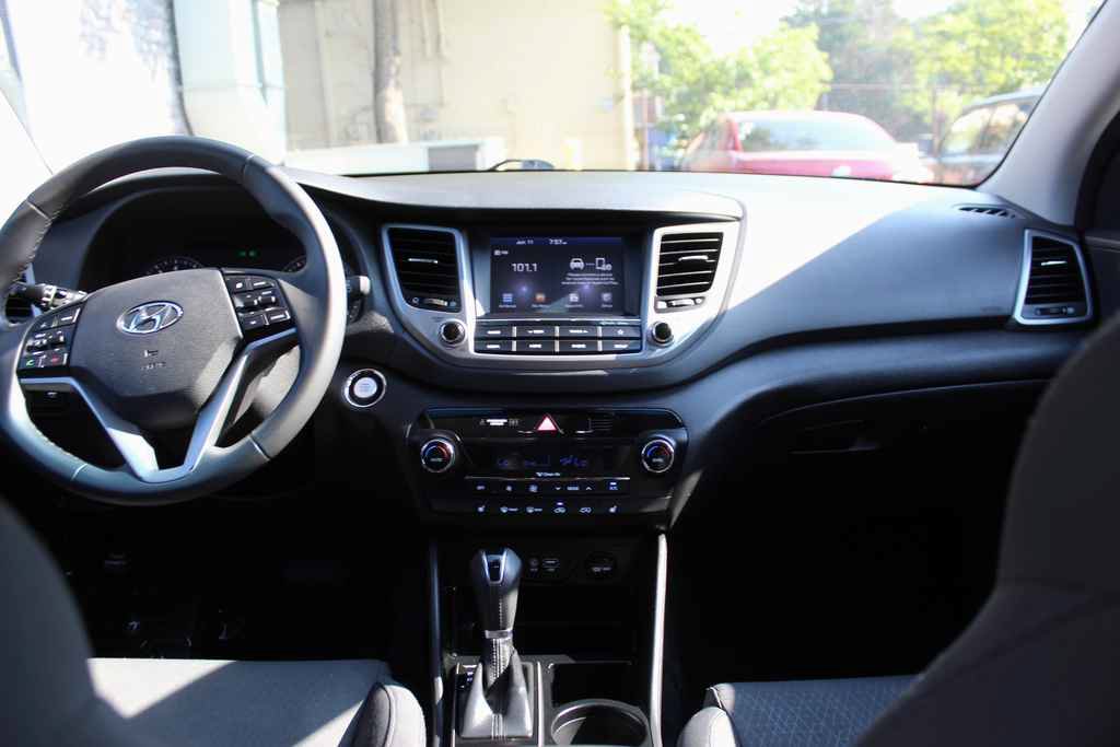 Used 2018 Hyundai Tucson Value AWD/4WD image 28