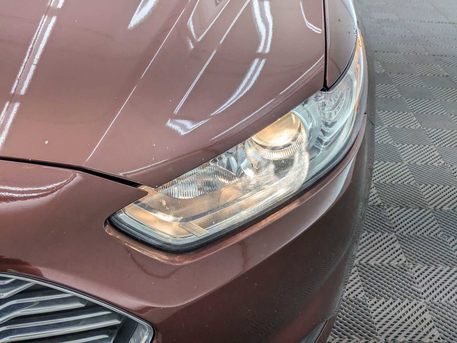 Used 2016 Ford Fusion SE image 10