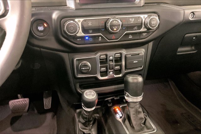 Used 2023 Jeep Wrangler Unlimited w/ 8.4" Radio Group AWD/4WD image 8