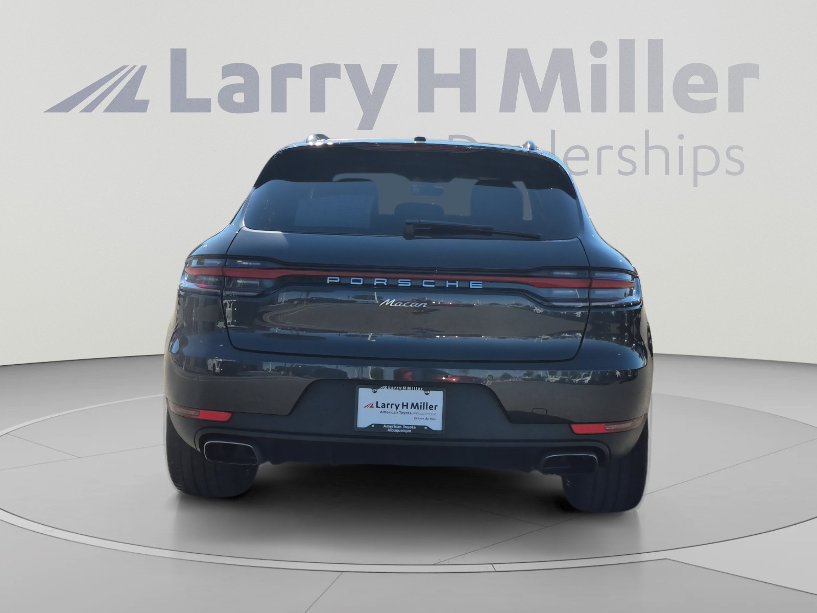 Used 2021 Porsche Macan AWD/4WD image 4