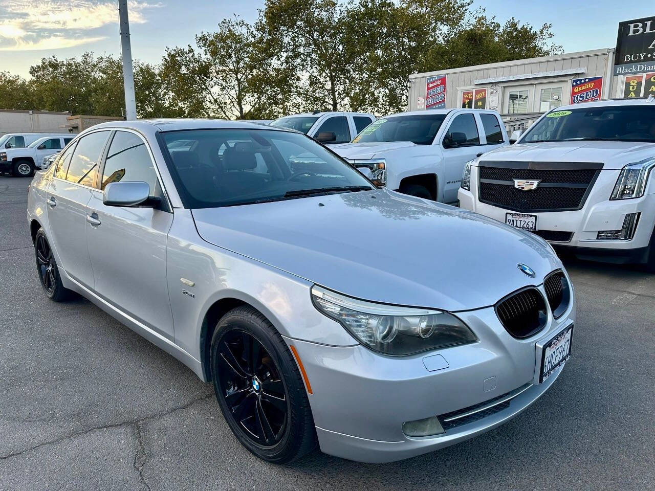 Used 2009 BMW 528i xDrive Sedan image 3