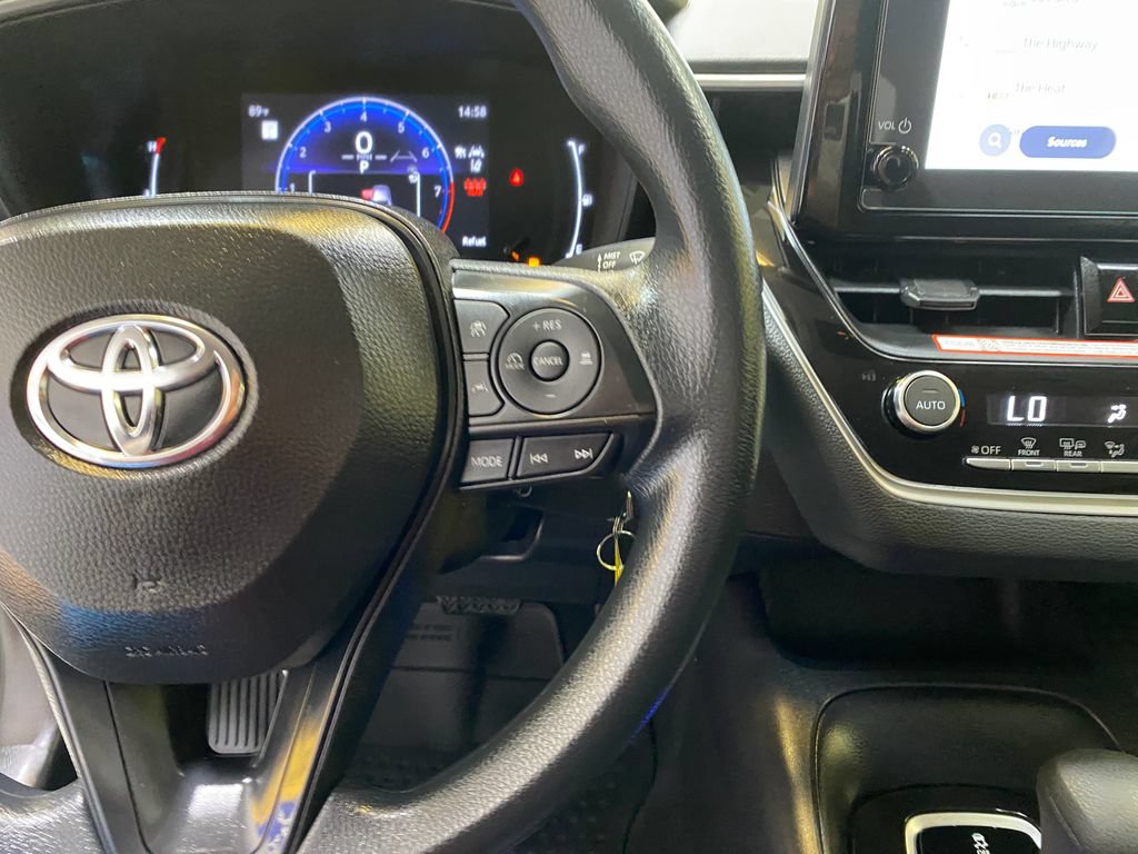 Used 2026 Toyota Corolla LE FWD image 32