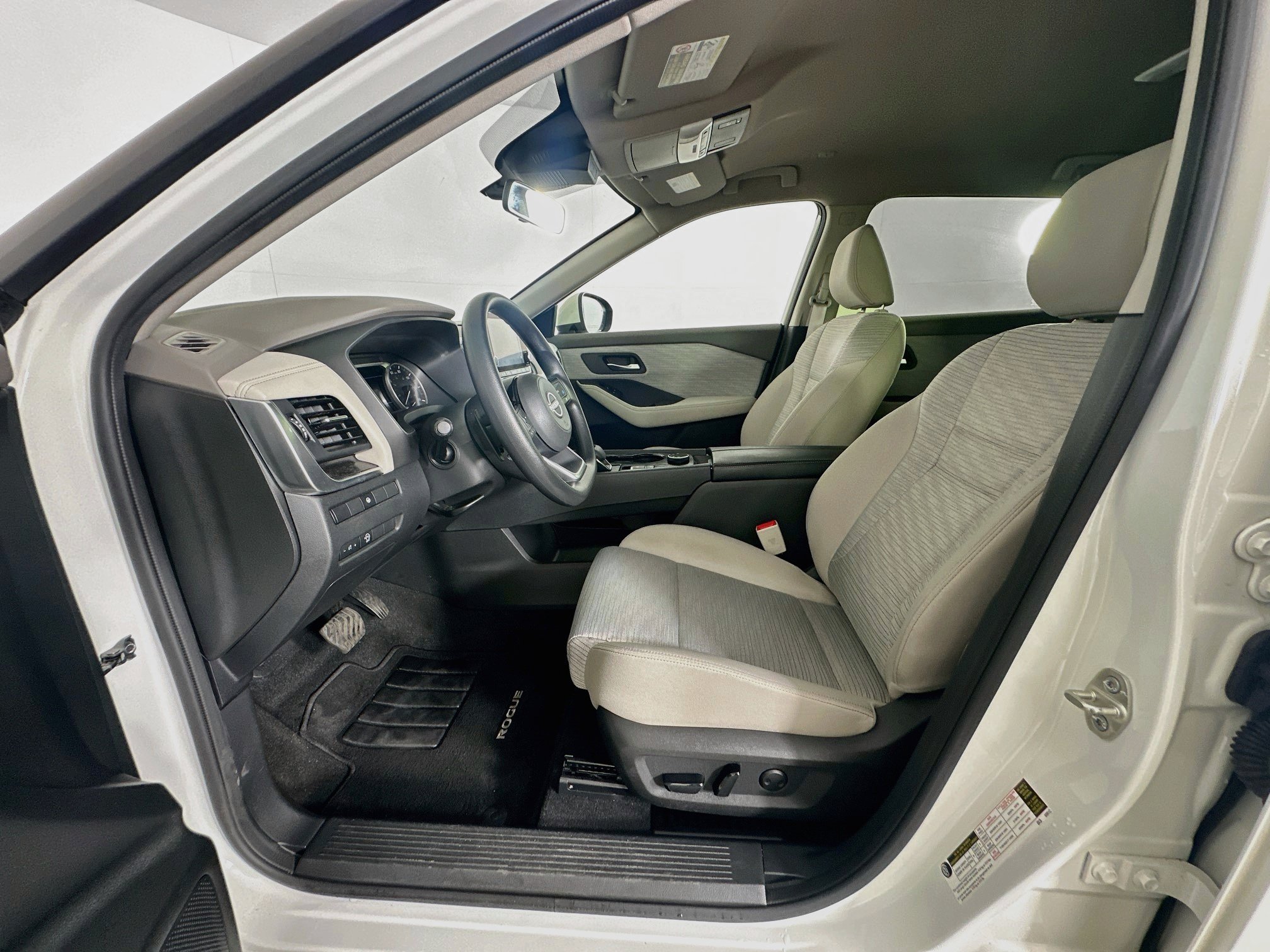 Used 2023 Nissan Rogue SV AWD/4WD image 13