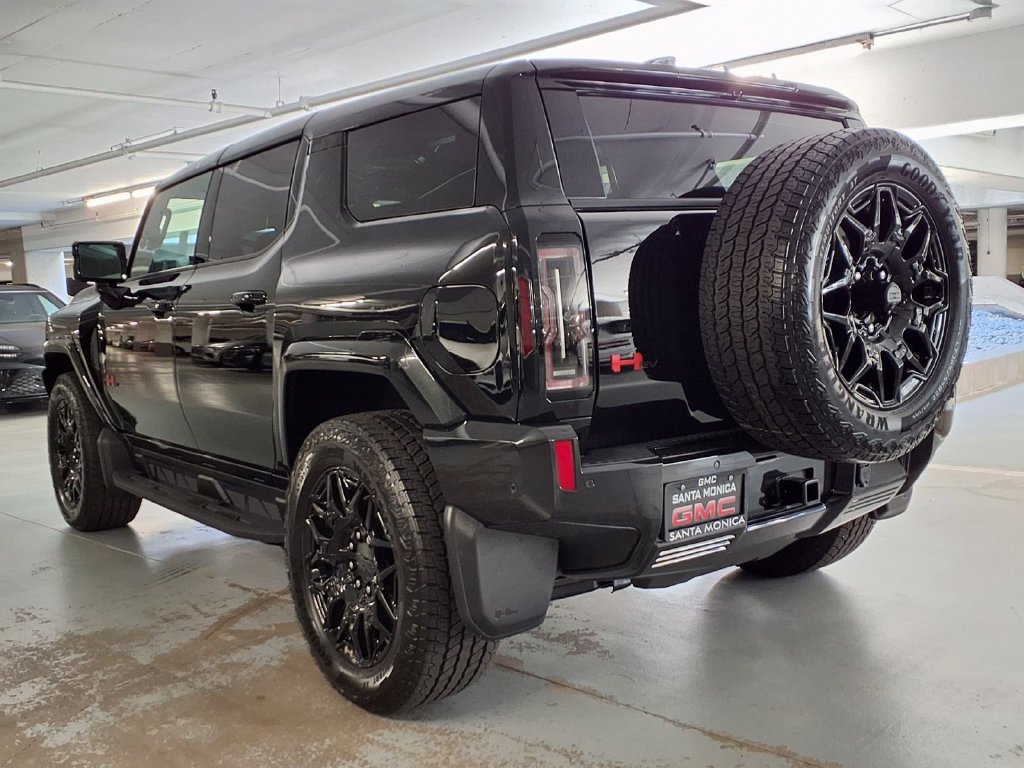 New 2026 GMC Hummer EV SUV w/ LPO, Illumination Package AWD/4WD image 10