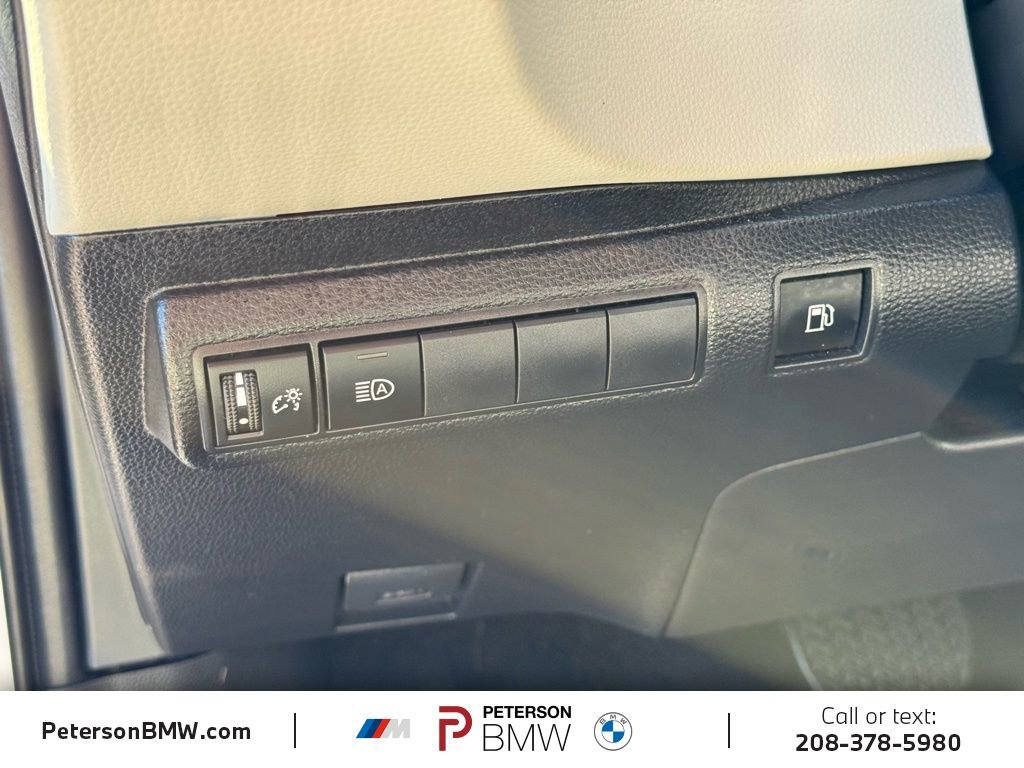 Used 2025 Toyota Corolla LE w/ LE Premium Package image 15