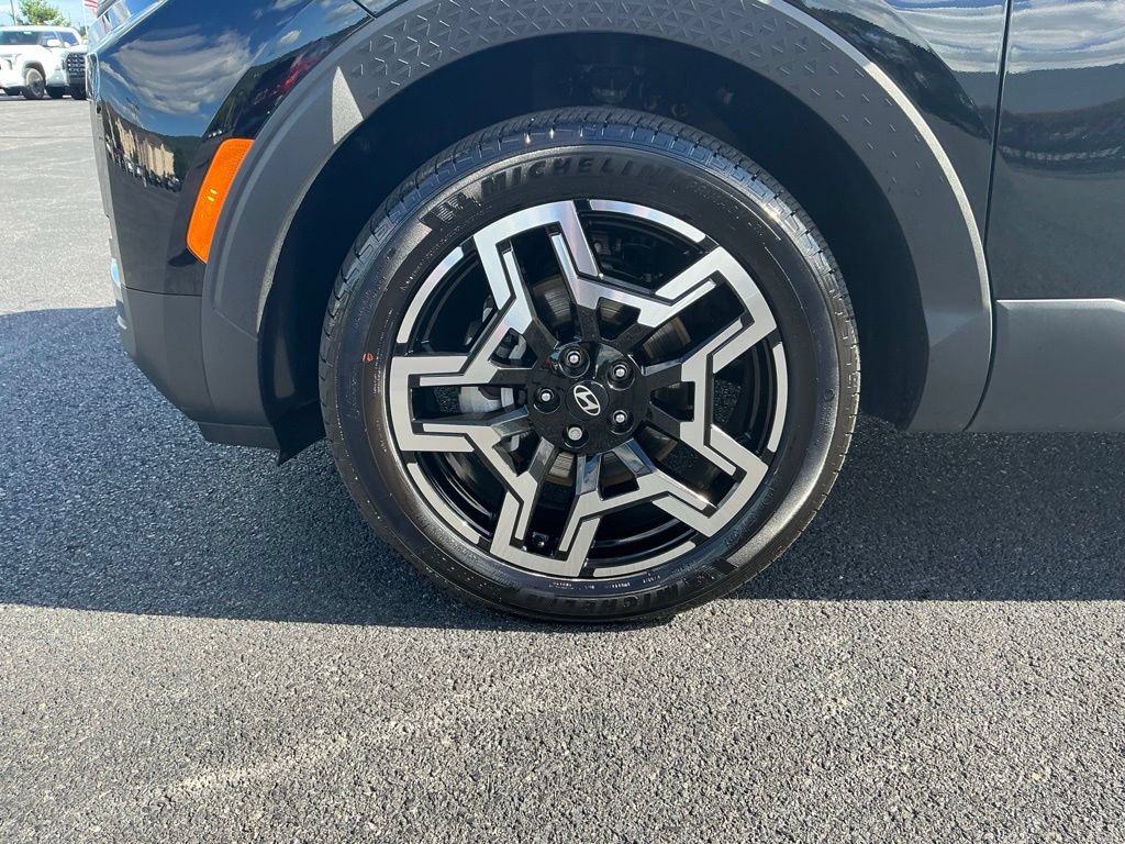 Certified 2025 Hyundai Santa Cruz Limited AWD/4WD image 13