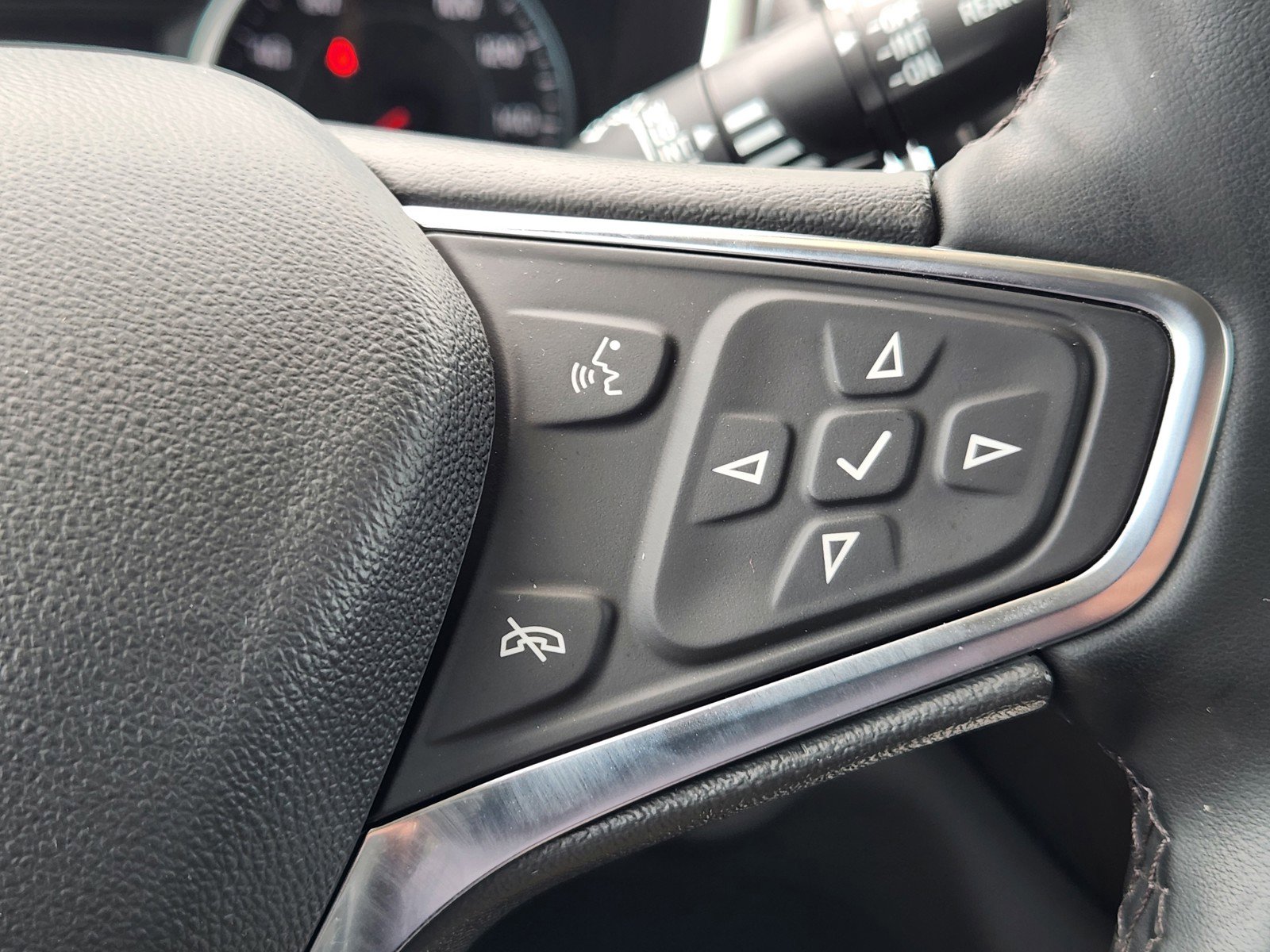 Used 2024 Chevrolet Equinox LT FWD image 22