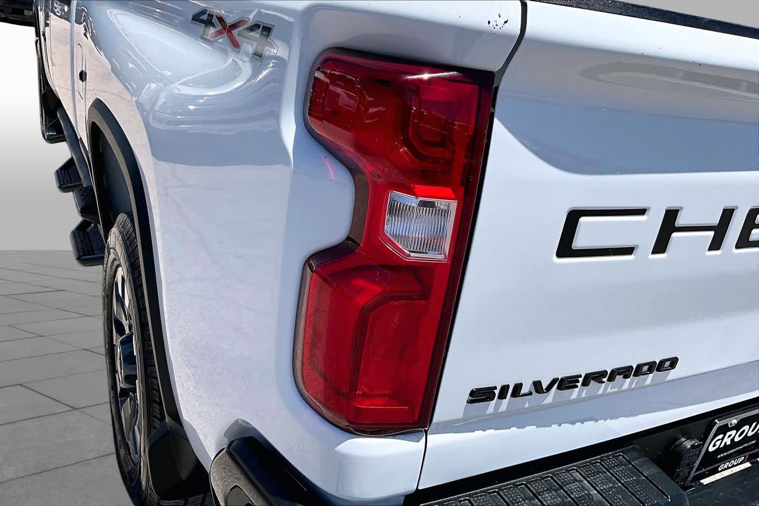Used 2021 Chevrolet Silverado 2500 Custom w/ Custom Value Package AWD/4WD image 28