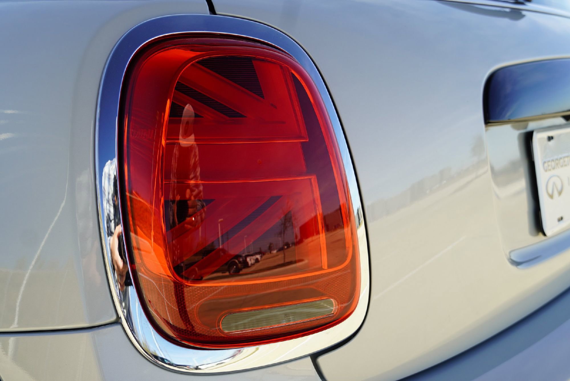 Used 2023 MINI Cooper 2-Door Hardtop image 8