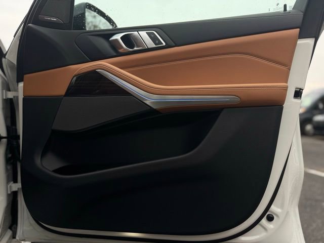 Certified 2026 BMW X5 xDrive40i w/ M Sport Package image 17