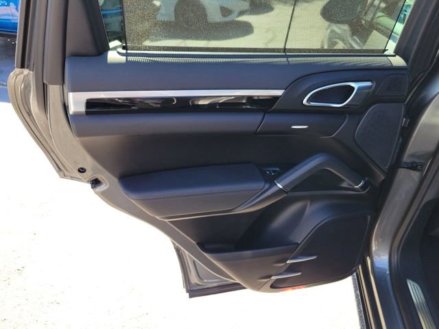 Used 2016 Porsche Cayenne image 29