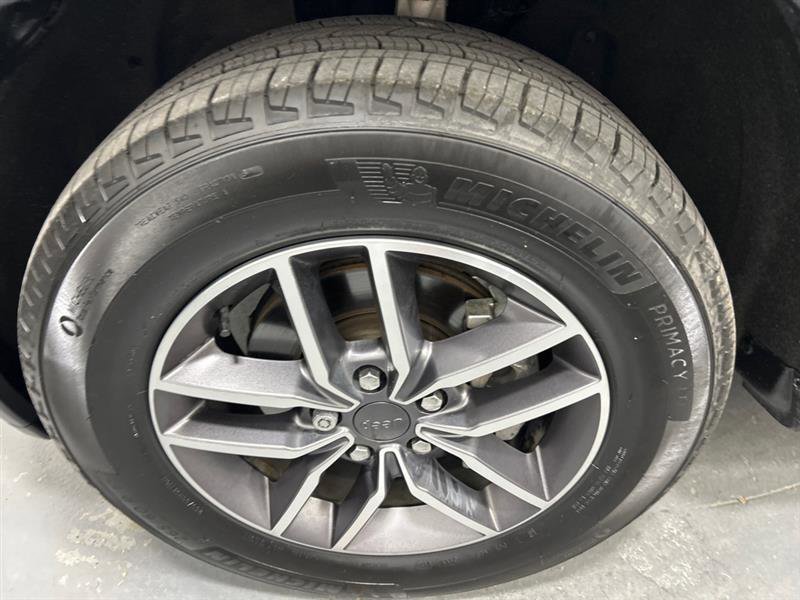 Used 2020 Jeep Grand Cherokee Limited image 11