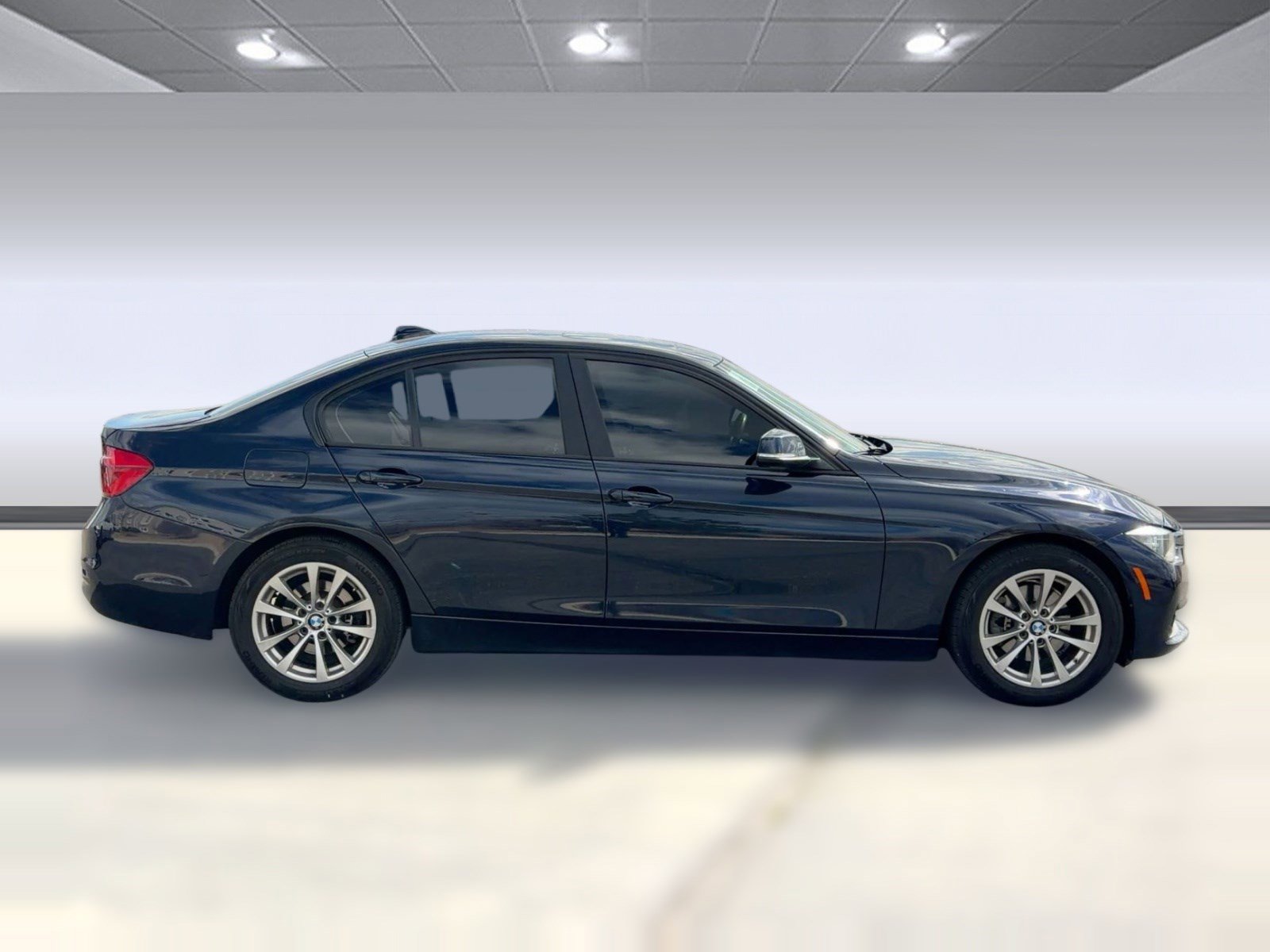 Used 2017 BMW 320i xDrive Sedan image 8