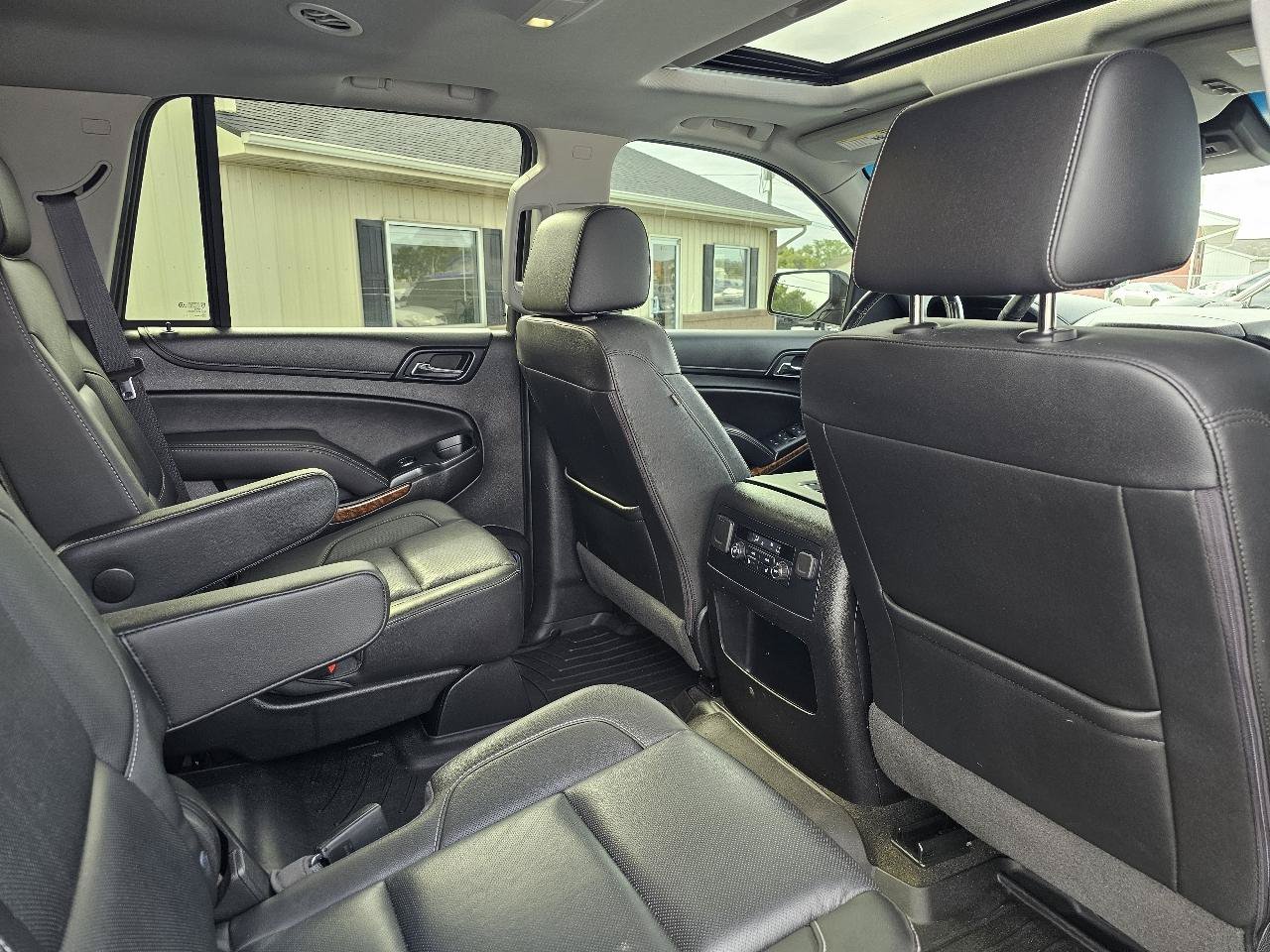 Used 2018 Chevrolet Tahoe Premier w/ RST 6.2L Performance Edition AWD/4WD image 29