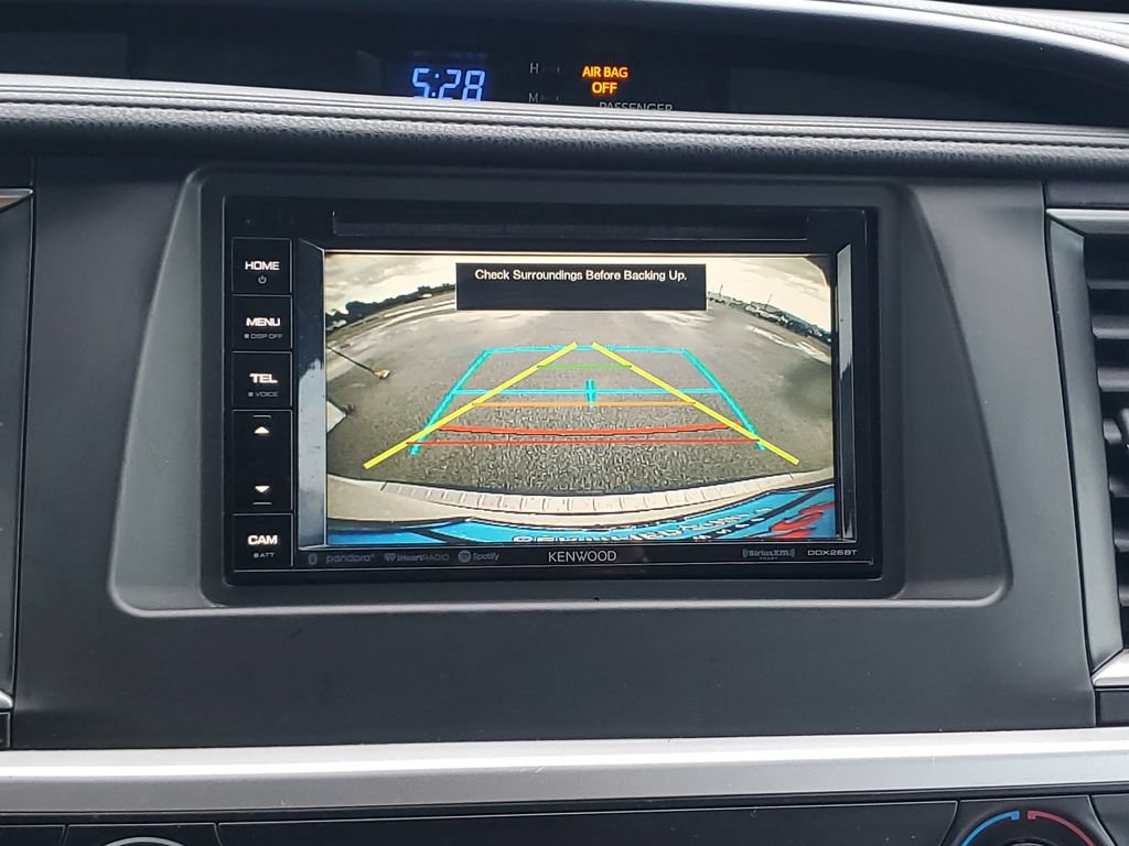 Used 2018 Toyota Highlander LE FWD image 17