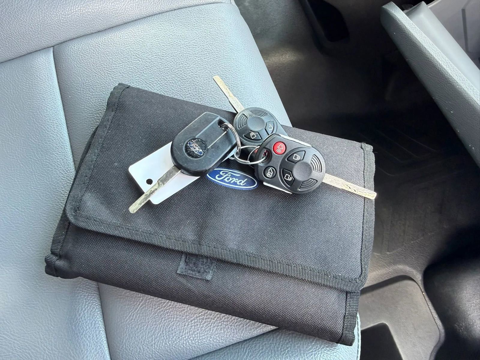 Used 2018 Ford Transit 250 148 Medium Roof RWD image 36