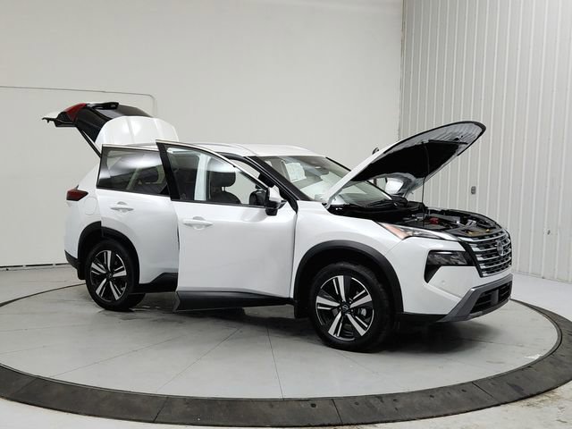Used 2025 Nissan Rogue SL image 9