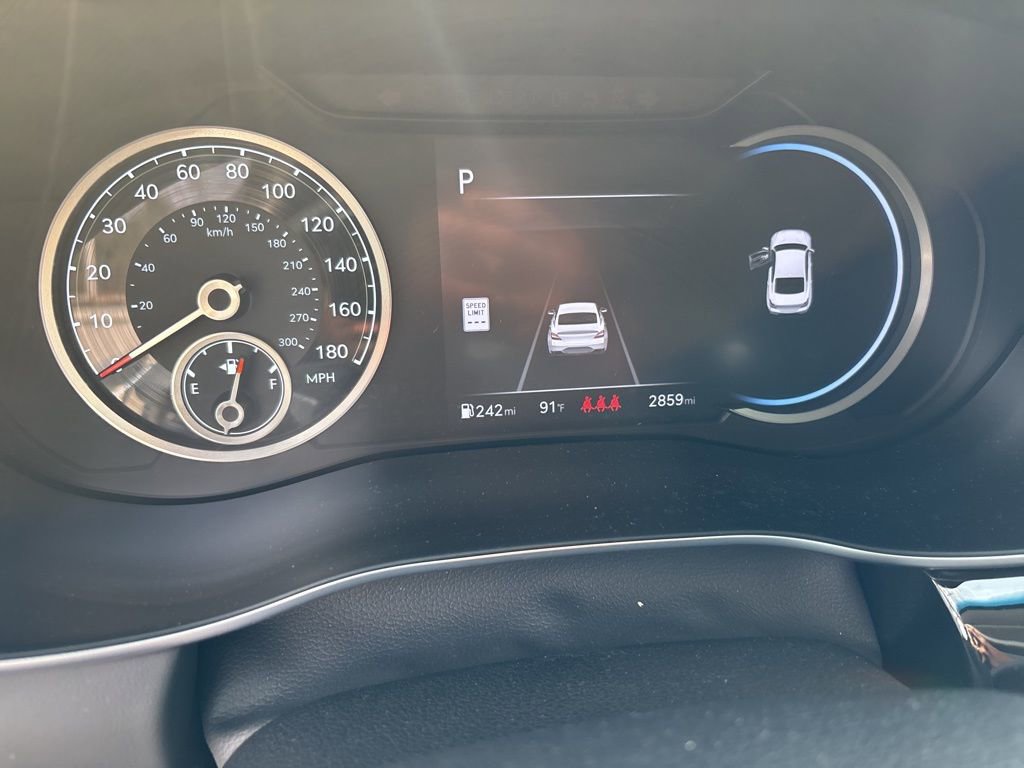 Used 2026 Genesis G70 2.5T Prestige image 7