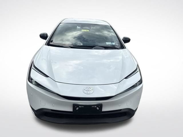 Used 2024 Toyota Prius LE FWD image 8