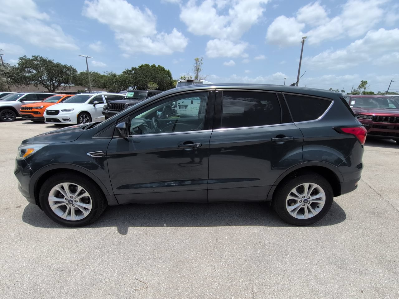 Used 2019 Ford Escape SE FWD image 8