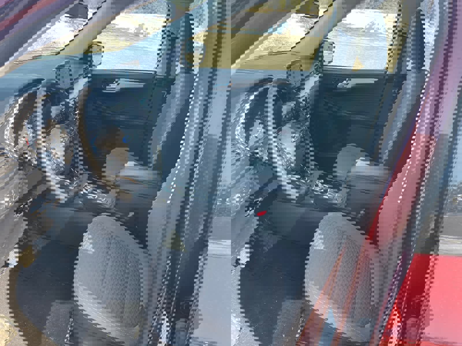 Used 2021 Ford Escape SE w/ SE Sport Appearance Package image 9