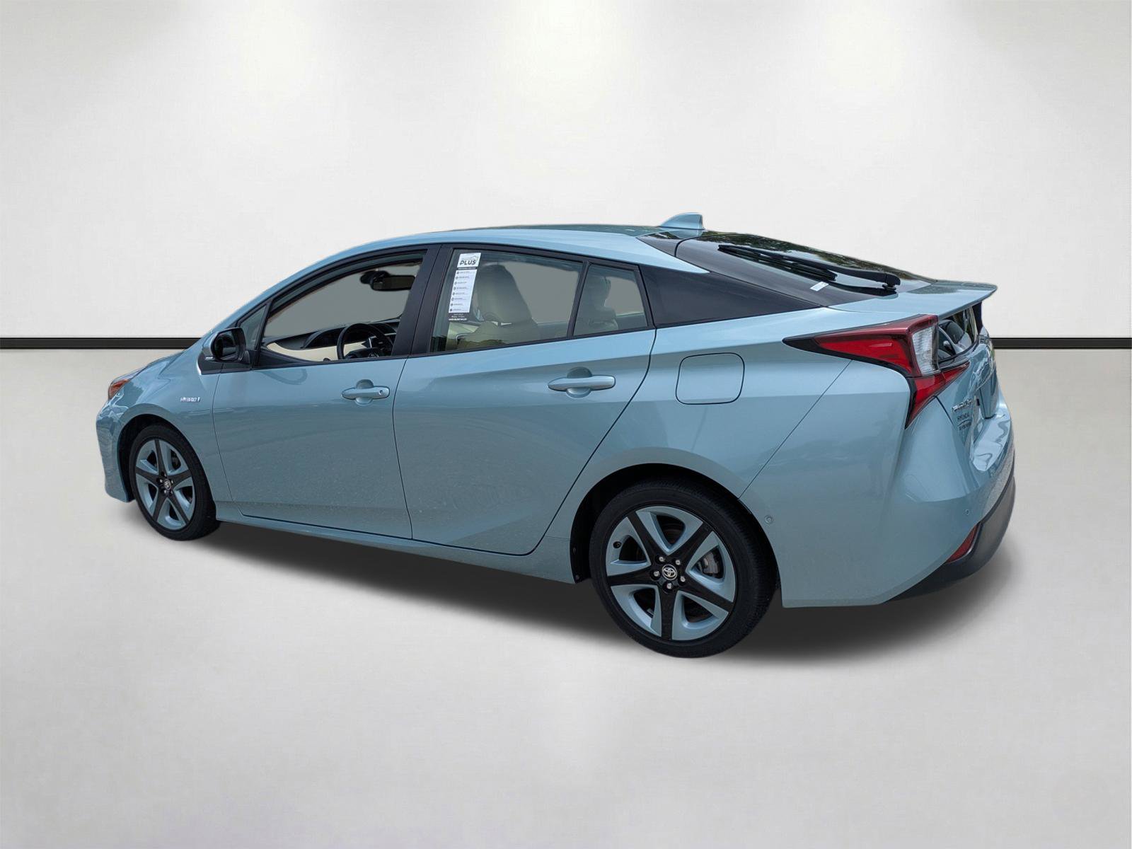 Used 2021 Toyota Prius XLE FWD image 6