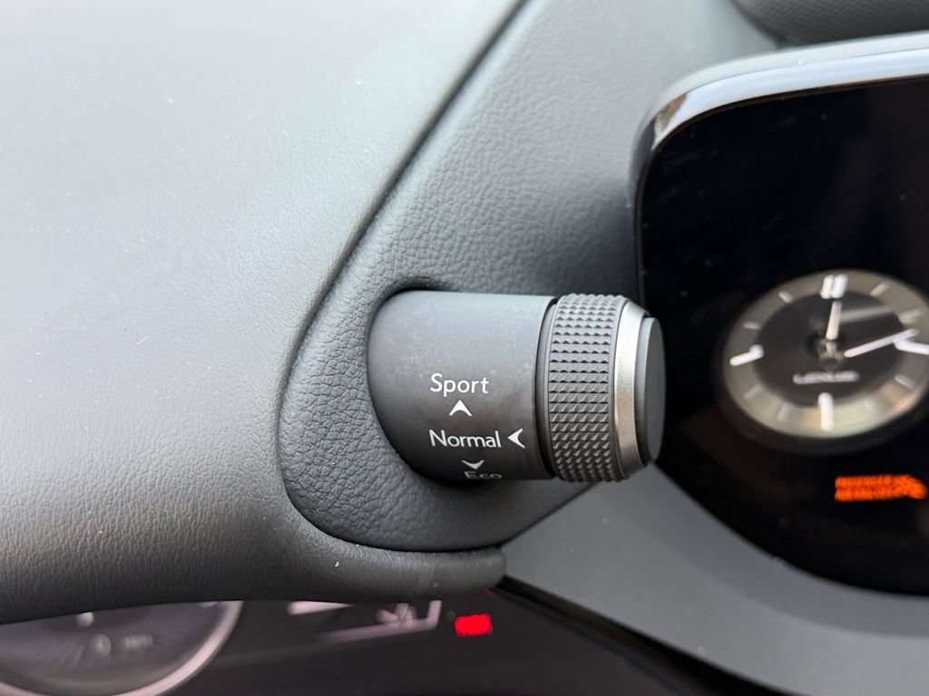 Certified 2025 Lexus ES 350 Ultra Luxury FWD image 31