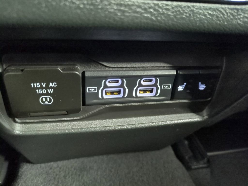 Used 2023 Jeep Grand Cherokee Limited w/ Luxury Tech Group II AWD/4WD image 17