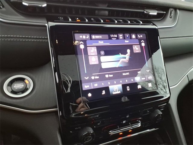 New 2025 Jeep Grand Cherokee L Altitude image 21