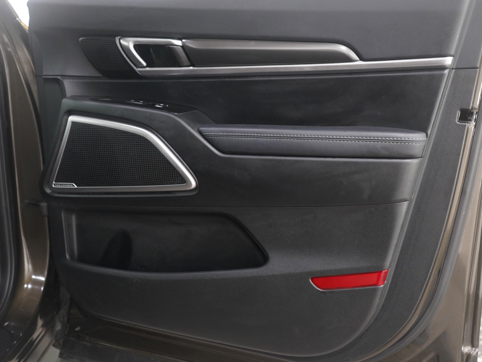 Used 2025 Kia Telluride S image 11
