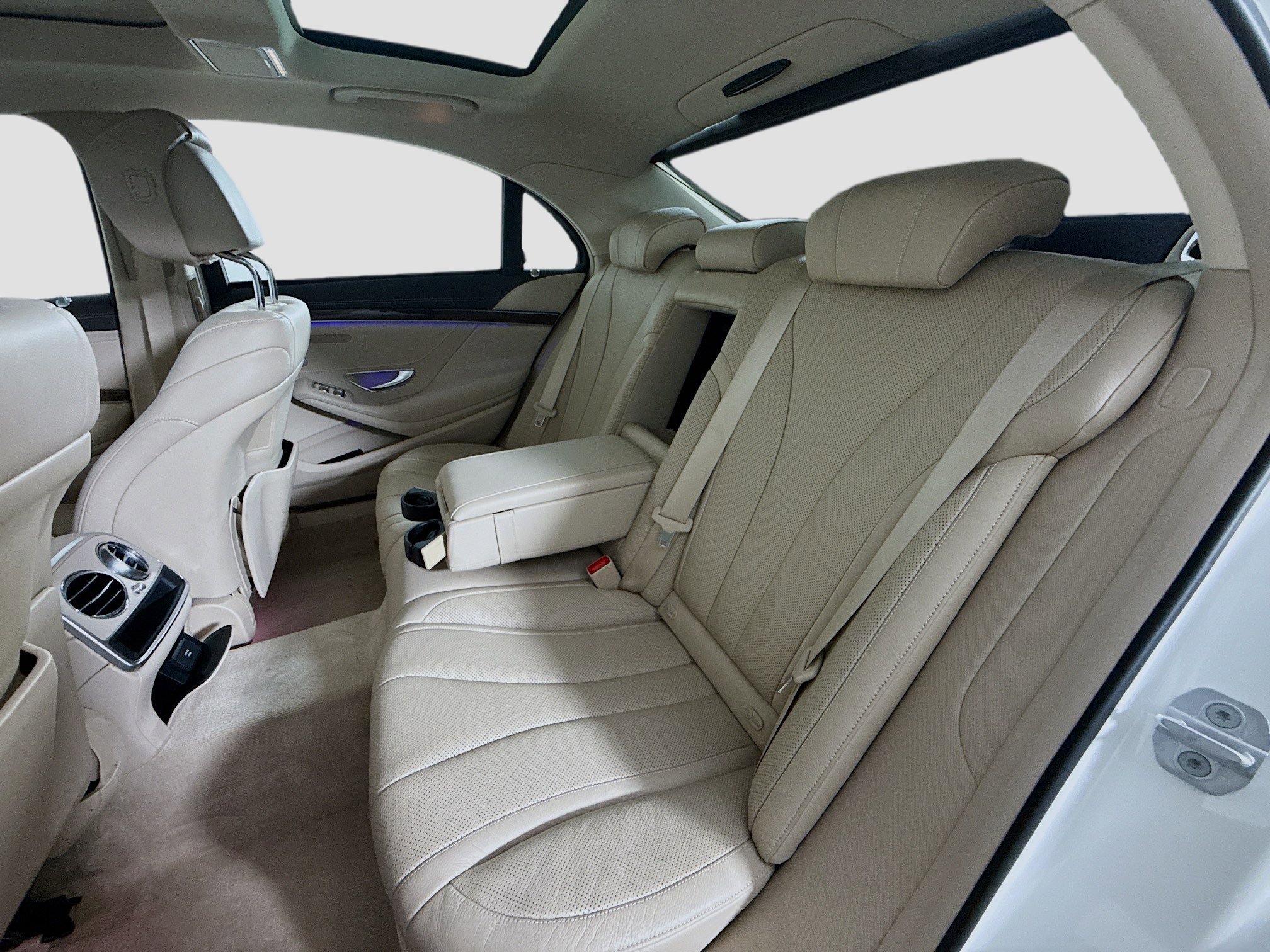 Used 2017 Mercedes-Benz S 550 Sedan image 25