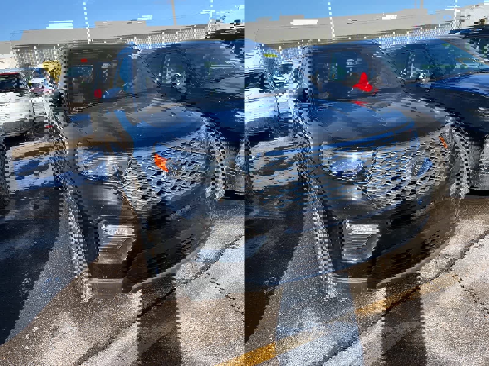 Used 2020 Ford Explorer Platinum w/ Premium Technology Package image 20