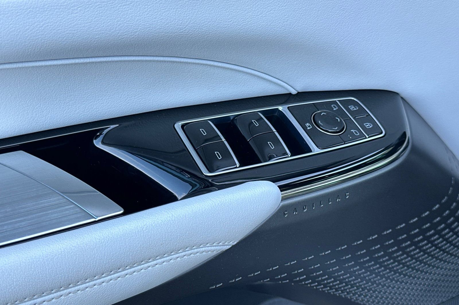 Certified 2024 Cadillac Lyriq Luxury image 12