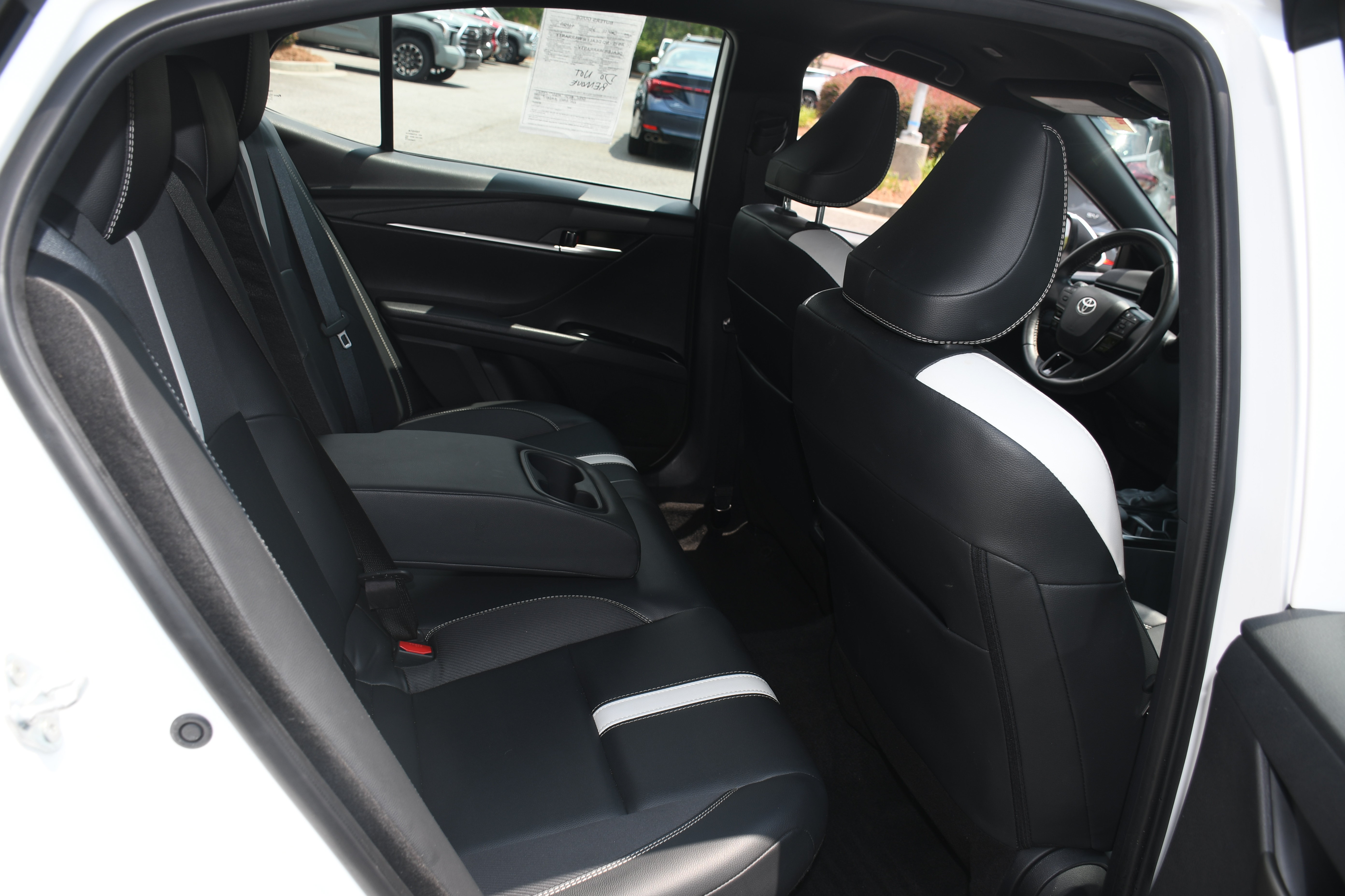 Used 2025 Toyota Camry SE FWD image 17