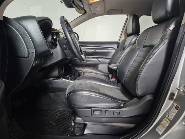 Used 2020 Mitsubishi Outlander AWD image 14