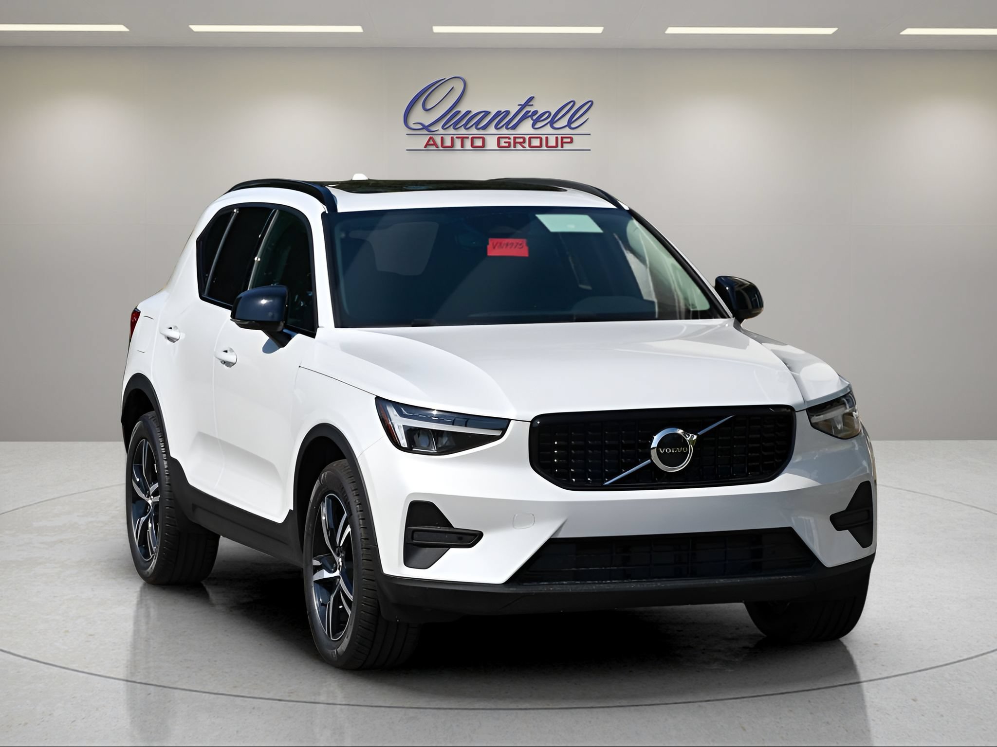 Used 2026 Volvo XC40 B5 Core w/ Protection Package Premier AWD/4WD image 2