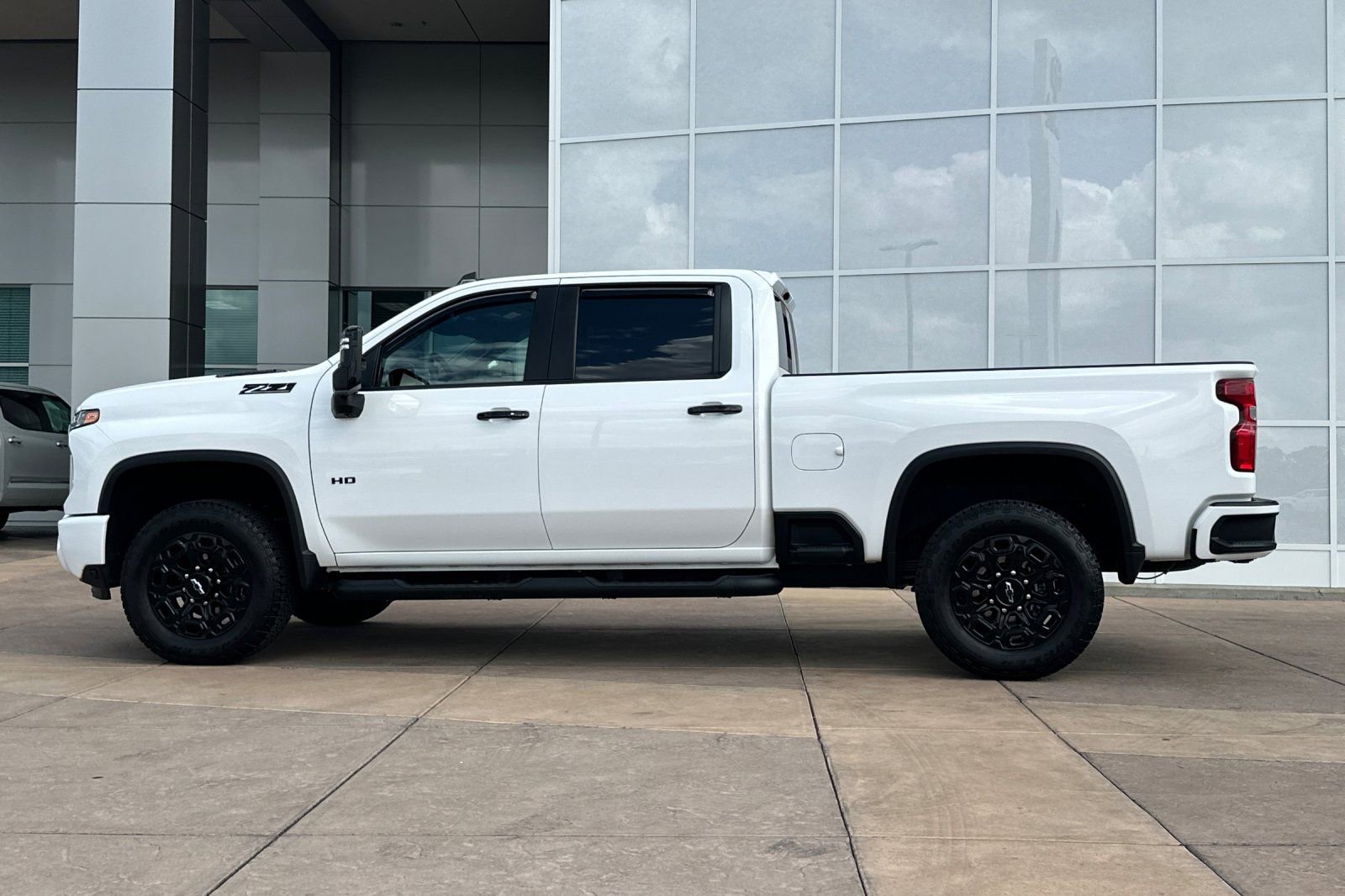 Used 2024 Chevrolet Silverado 2500 LT w/ Z71 Sport Edition AWD/4WD image 7
